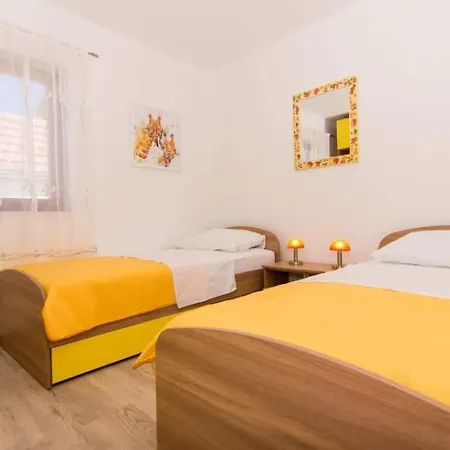 Tom Apartment