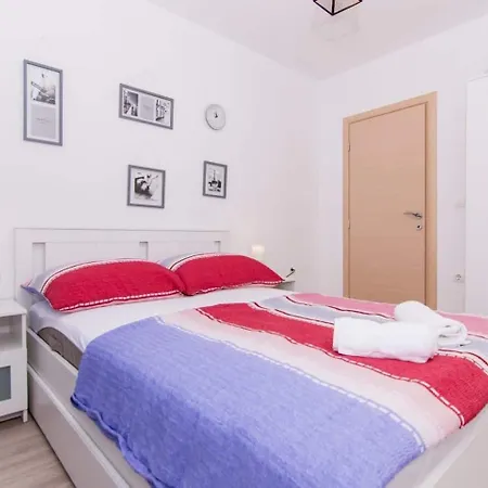 Tom Apartment